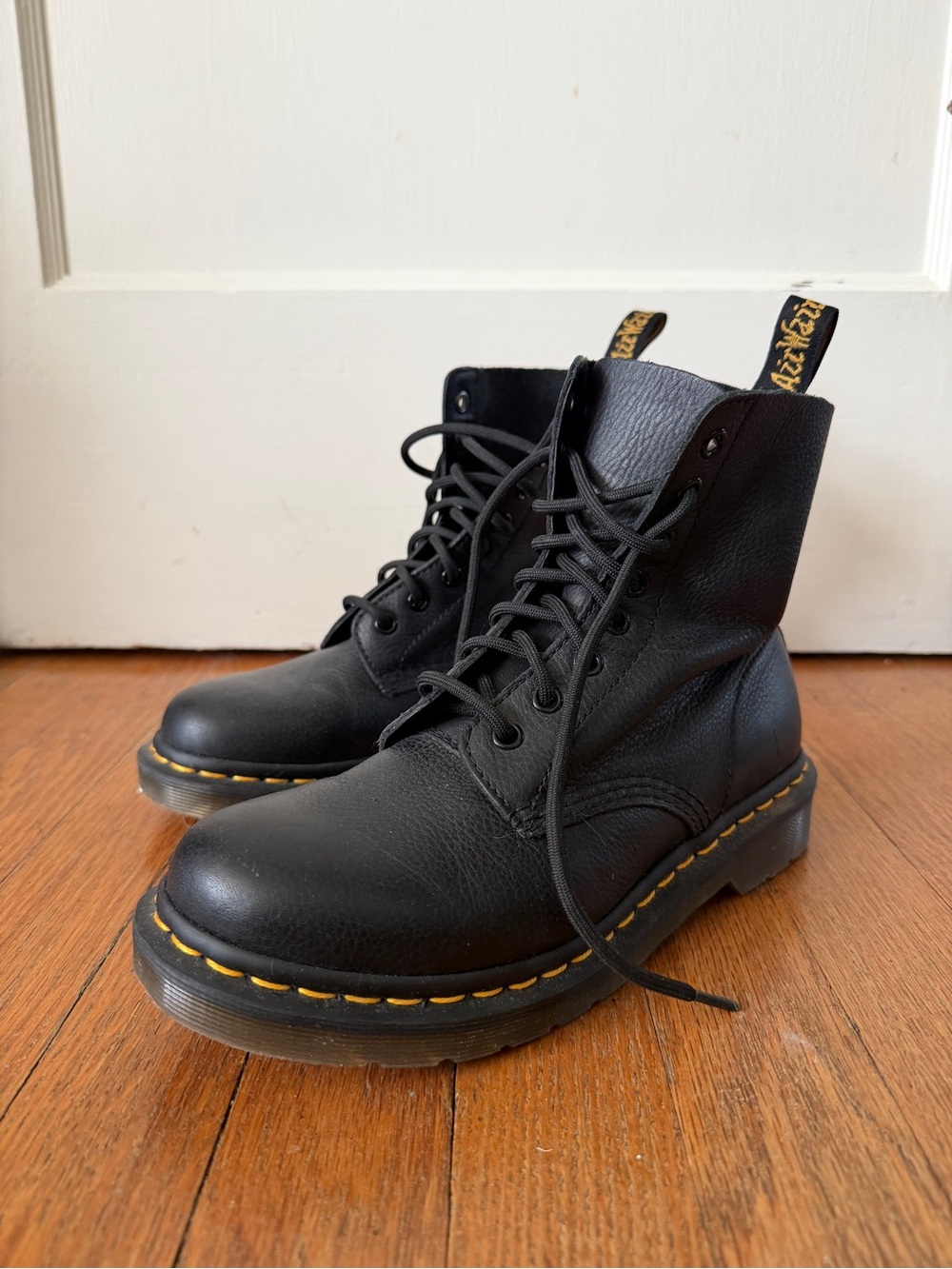 Dr. Martens Classic lace up boots
